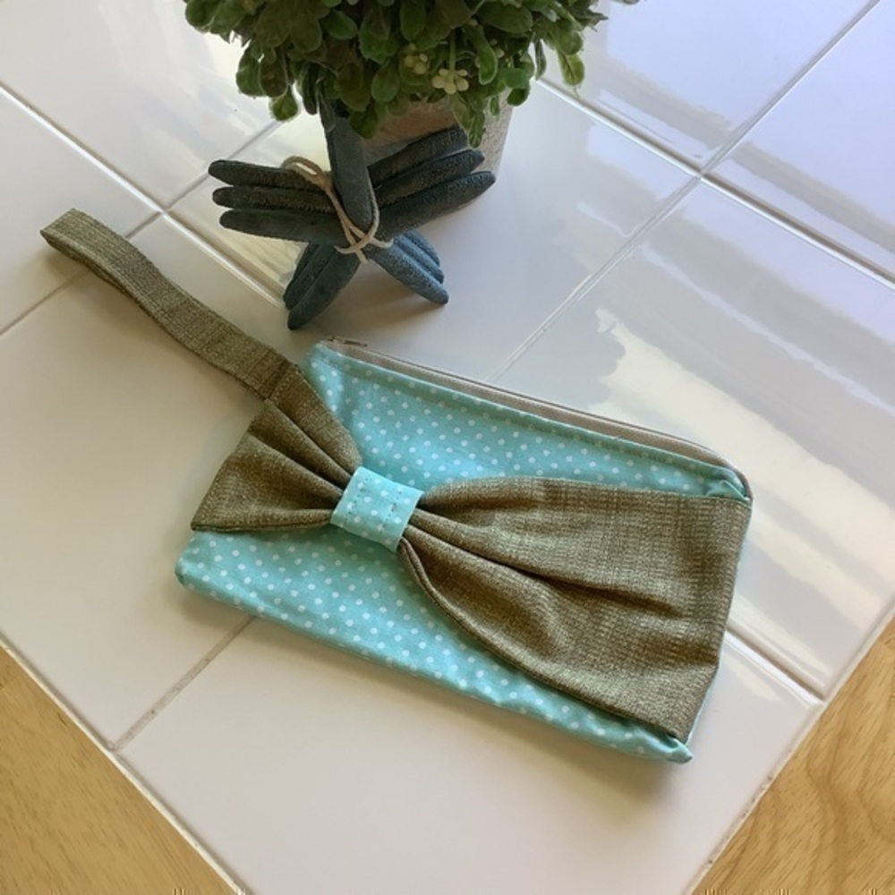 Wristlet